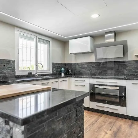 Villa Exclusive Villa, Private Pool, Bbq And Access Rems Torremolinos